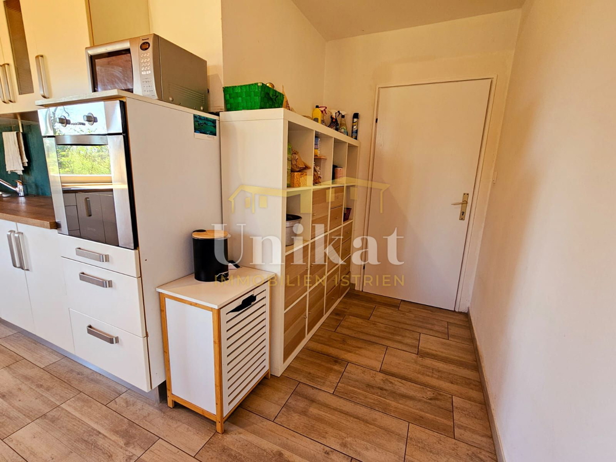 Casa al piano terra senza vicini a 10 km da Poreč - grande giardino